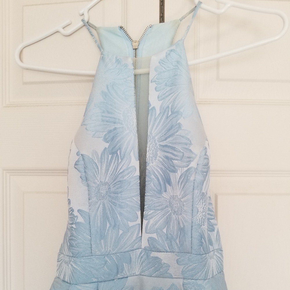 Dress - Picture 2 of 4